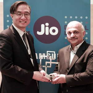 Reliance Jio and Samsung win "Best Mobile Innovation for Emerging Markets" at Barcelona