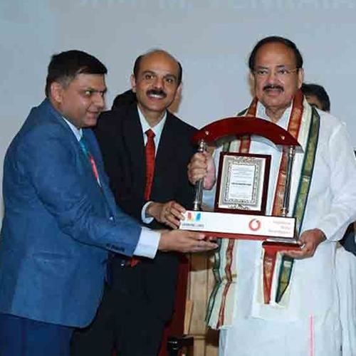 VP Venkaiah Naidu Felicitates Beneficiaries Of Vodafone Idea's Financial Literacy program