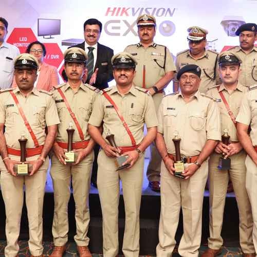 Prama Hikvision confers â€˜Bravery Awardsâ€™ at Hikvision Expo