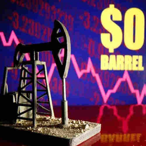 USÂ oilÂ priceÂ fallsÂ belowÂ $0 a barrel for the first time in historyÂ 