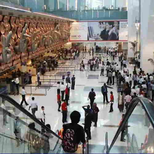 ​​​​​​​Private Lounge managers at T-3 held for sexually harassing woman