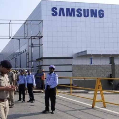 Samsung plans to shift its smartphone manufacturing plant in India