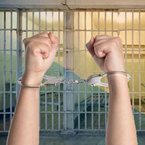 Mumbai police booked assistant manager for stealing â‚¹8.09 crore from insurance firm