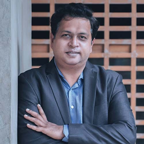 To meet the client’s experience CMOs focus on developing a varied range of competencies and perspectives