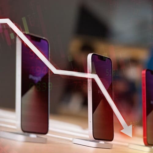 China’s smartphone shipments drop 11%