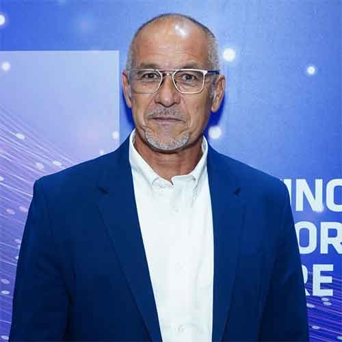 AMD's EPYC 8004 Series Processors Revolutionizing Data Center and Aligning with India's Make in India Initiative