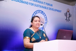 S Mohini Ratna of VARINDIA gives her Vote of Thanks at the 12th VARINDIA IT FORUM