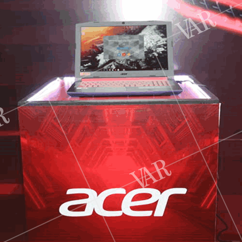 acer unveils predator helios 300 gaming laptop