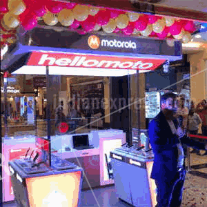 motorola launches moto hub to strengthen its retail presence