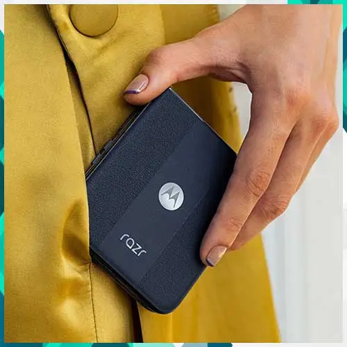 Motorola and Google Cloud to integrate generative AI into the Razr line of smartphones