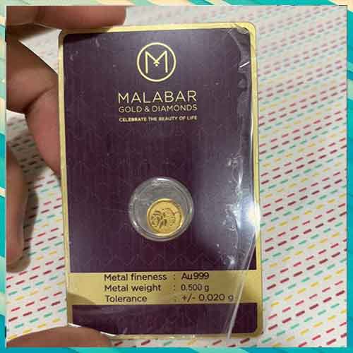 Blinkit Customer got Scammed: Receives 0.5 Gram Gold Coin Instead Of 1 Gram Blinkit Customer got Scammed: Receives 0.5 Gram Gold Coin Instead Of 1 Gram