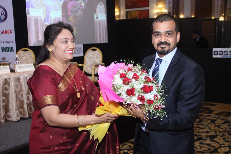 S Mohini Ratna, editor VARINDIA welcoming Rajat Chand, Managing Director, CSDC India for the final round of the panel discussion, Session V - Strength