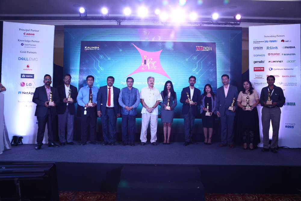 Group photograph of CMO Leadership Awards winners 2017