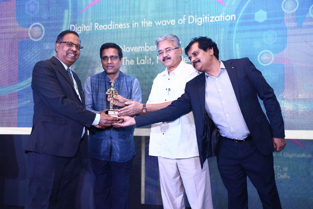 MODI INFOSOL is awarded as the BEST RESELLER-DELHI is being awarded by Vinit Goenka, Member-IT Taskforce, Ministries of Shipping, Road Transport & Hig