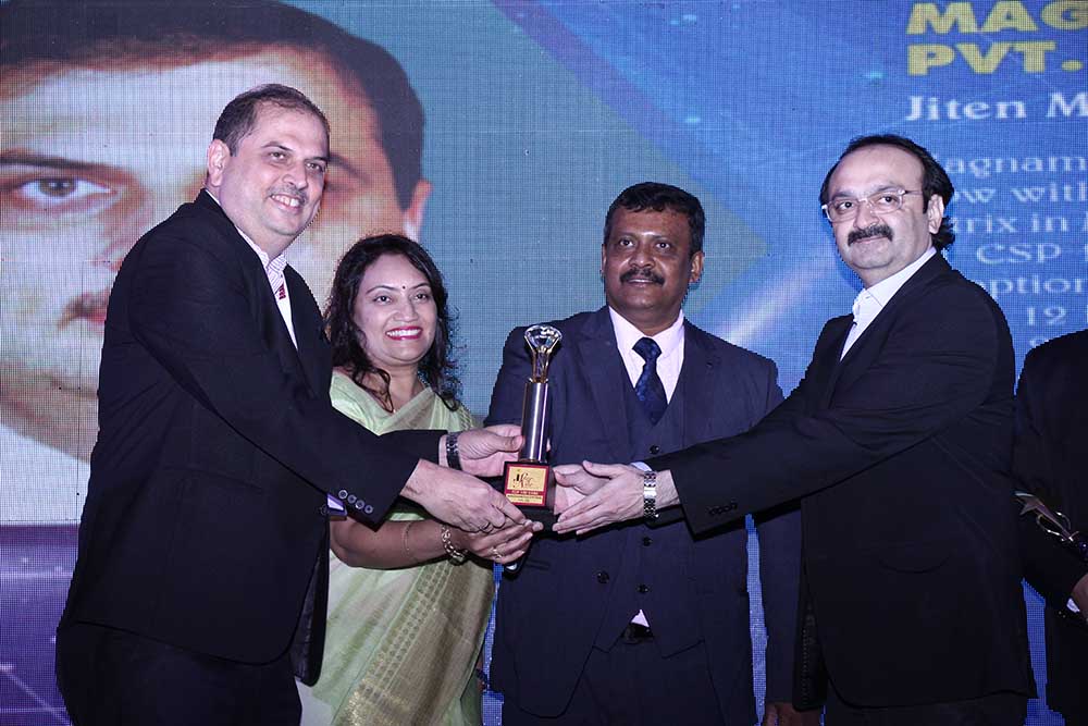 Magnamious Systems  receiving the  award for the Best System Integrator at VAR Symposium - 17th Star Nite Awards 2018
