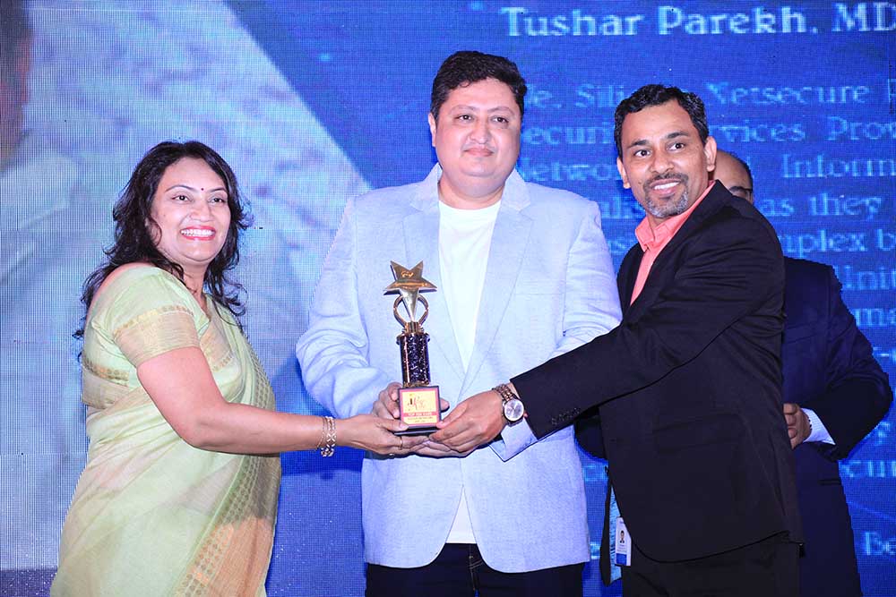 Silicon Netsecure receiving the award for the Best Security Partner at VAR Symposium - 17th Star Nite Awards 2018