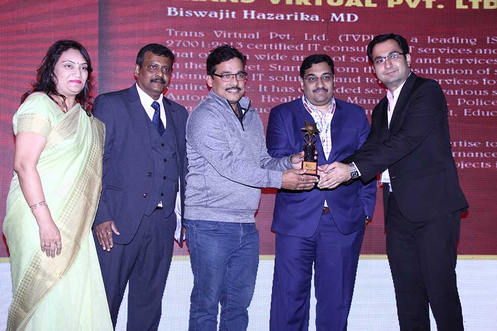 Trans Virtual receiving the award for the Best Wi-Fi Partner at VAR Symposium - 17th Star Nite Awards 2018