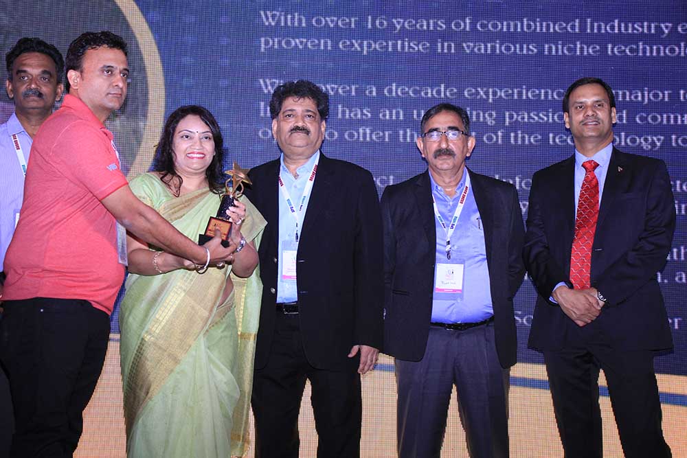 VIBS Infosol receiving the award for the Best Solution Partner at VAR Symposium - 17th Star Nite Awards 2018