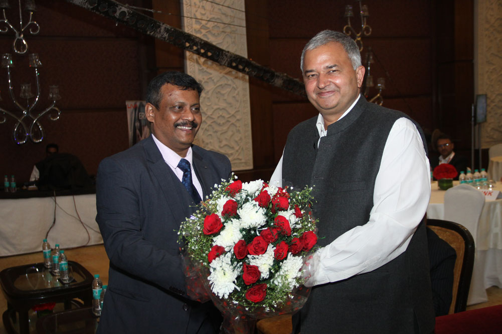 Deepak Kumar Sahu, Publisher, VARIndia welcoming Shri. S. N.Tripathi, Secretary, Parliamentary Affairs-Govt. Of India at 17th Star Nite Awards 2018