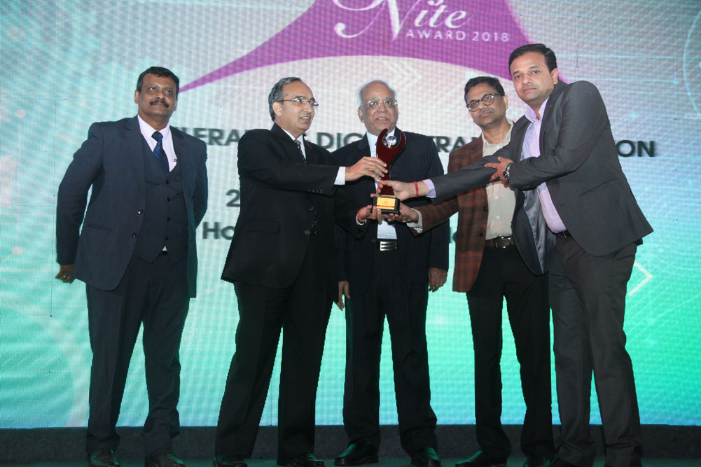 Benq India receiving the award for Best Projector at 17th Star Nite Awards 2018