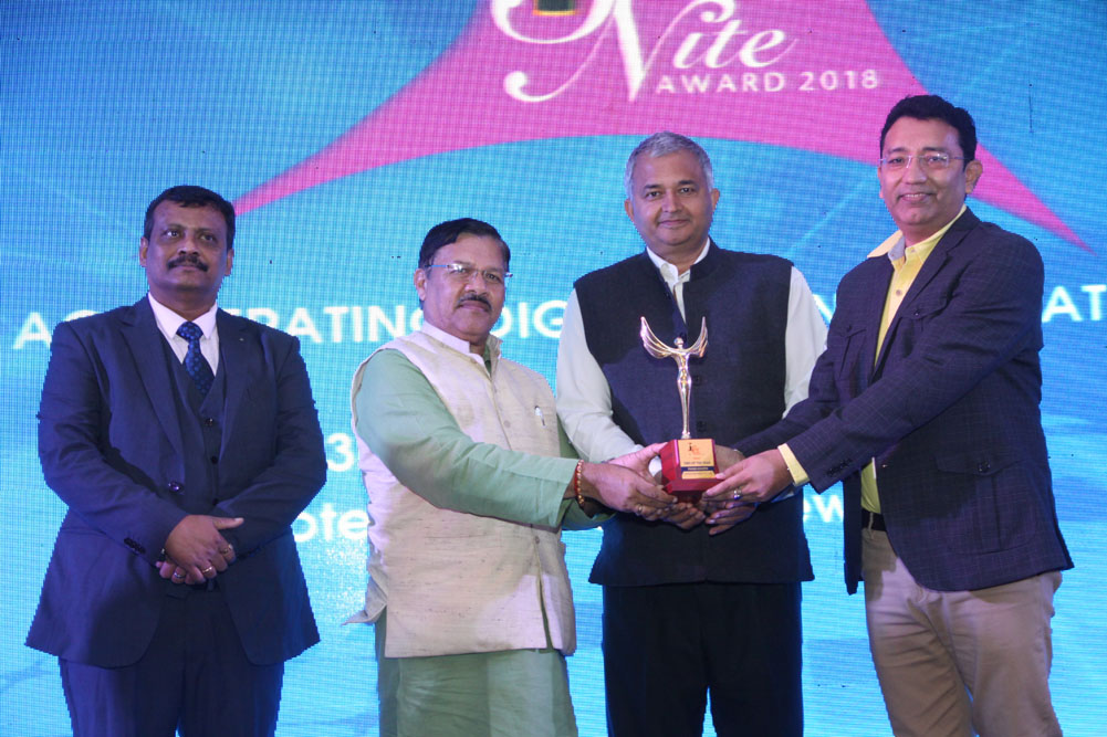 Pawan Awasti from NVIDIA receiving the Best CMO Award at 17th Star Nite Awards 2018.