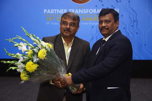 Welcoming Mr. Kaushik Pandya, President-FAIITA at Star Nite Awards Super Session 2019