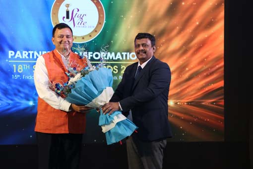 Welcoming S N Tripathi, Director – Indian Institute of Public Administration at 18th Star Nite Awards 2019