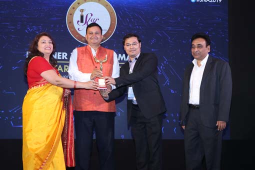 The CMO Award being given away by Mr. Rajesh Aggarwal, D.G- Training, Ministry of Skill Development, Govt. of India; Mr. S. N.Tripathi, Director-India