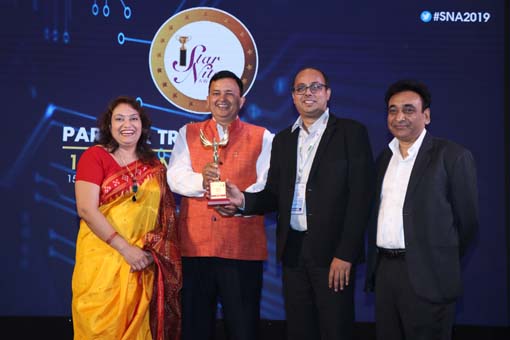 The CMO Award being given away by Mr. Rajesh Aggarwal, D.G- Training, Ministry of Skill Development, Govt. of India; Mr. S. N.Tripathi, Director-India
