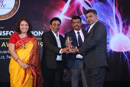 The Editors Choice Awards for Best Gaming Router being given away by Mr. Rajesh Aggarwal, D.G- Training, Ministry of Skill Development, Govt. of India