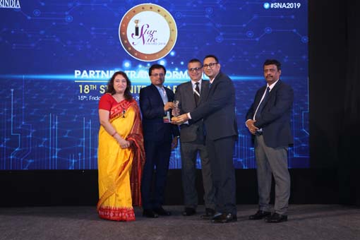 The Futuristic Company into Channel Award goes to LENOVO GLOBAL TECHNOLOGY (I) PVT. LTD. being given away by Dr. Harold D’costa, CEO- Intelligent Quot
