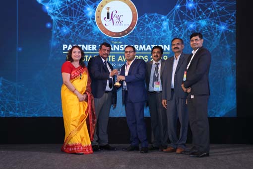 The BEST CLOUD SOLUTION PROVIDER Award goes to SAP India Pvt Ltd. being given away by Dr. S K Meher, CIO- AIIMS, Mr. Avneesh Vats, Head IT-EESL, Mr. A