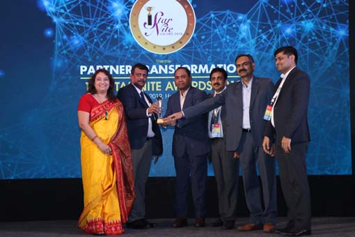 The INNOVATIVE COMPANY INTO CYBER SECURITY Award goes to Beyond Security being given away by Dr. S K Meher, CIO- AIIMS, Mr. Avneesh Vats, Head IT-EESL