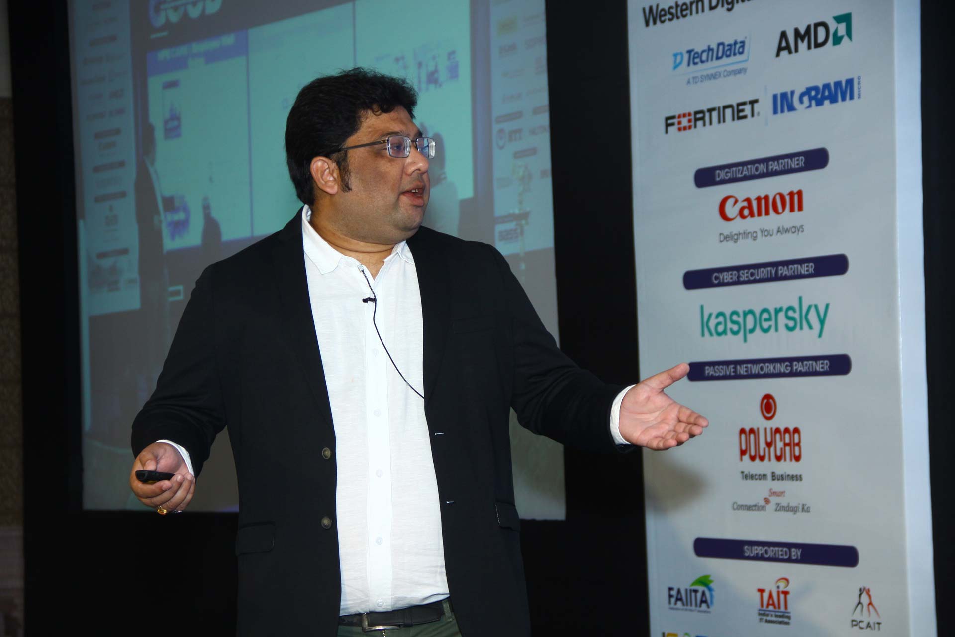 Presentation by Mr. Amit Kapoor– Business Manager- Channels & Distribution, HPE India at 20th Star Nite Awards 2021