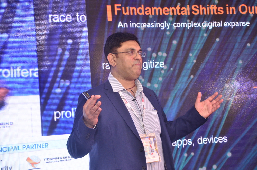 Presentation by Mr. Mohit Puri, Country Manager India & SAARC- Sonicwall
