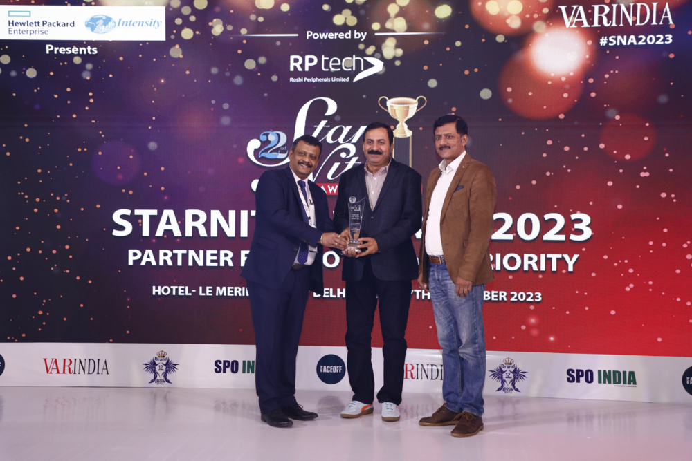 Representative receiving the CMO award on behalf of Rajesh Goenka, Chief Executive Officer- Rashi Peripherals Limited
