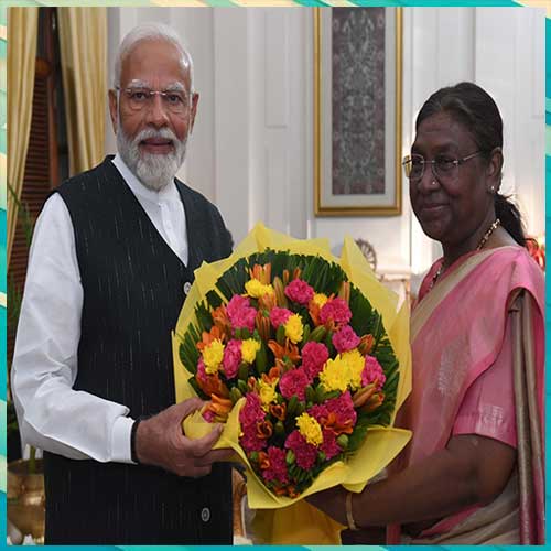 Modi discusses with President Murmu and asserts his right to lead the nation Modi discusses with President Murmu and asserts his right to lead the nation