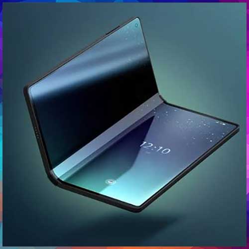 Foldable Smartphone Shipments to Double by 2028 on New Wide-Format Design, Omdia Says