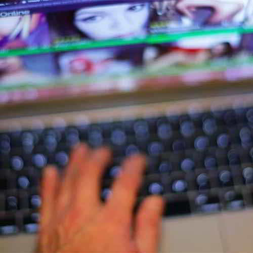 Unattended "camgirl" sites expose data of sex workers and users Unattended "camgirl" sites expose data of sex workers and users