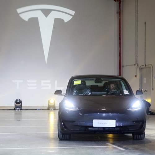 Tesla beats Wall Street estimates, delivers 112,000 vehicles in the fourth quarter Tesla beats Wall Street estimates, delivers 112,000 vehicles in the fourth quarter