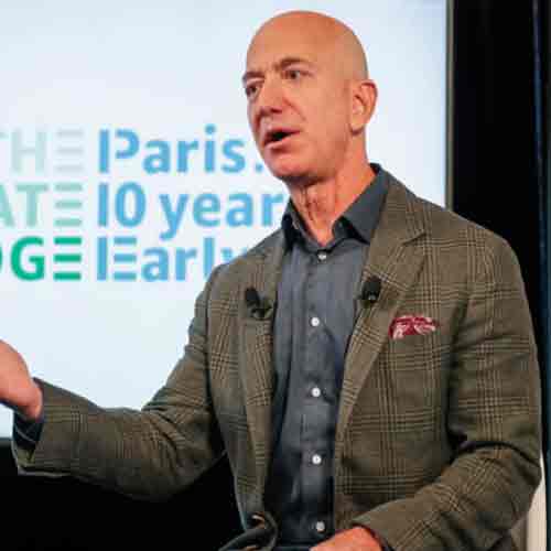 Amazon CEO Jeff Bezos calls social media a "nuance-destructing machine" Amazon CEO Jeff Bezos calls social media a "nuance-destructing machine"