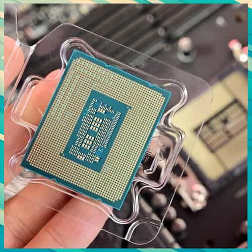 Samsung succeeds Intel as top chipmaker by revenue Samsung succeeds Intel as top chipmaker by revenue