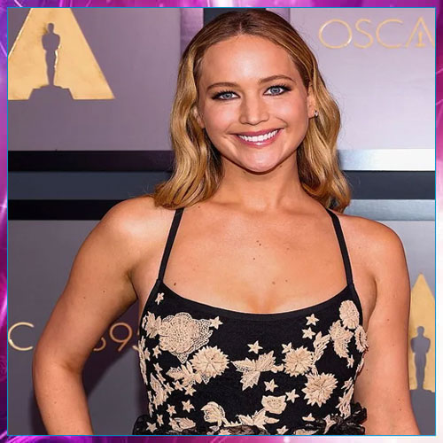 Jennifer Lawrence was asked to 'lose weight' for the lead character in The Hunger Games Jennifer Lawrence was asked to 'lose weight' for the lead character in The Hunger Games