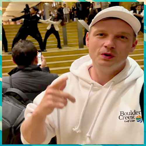 Backstreet Boys receive Bollywood-style welcome on arrival in Mumbai