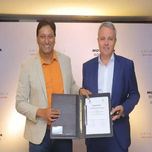 Motorola with Arya Omnitalk to promote professional and commercial radios