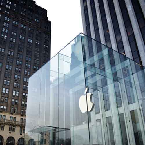 Could Apple reach $1 Trillion revenue in 2018?
