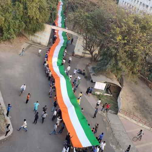 On Republic Day IIT Bombay carries 1000 ft Flag for Tiranga March